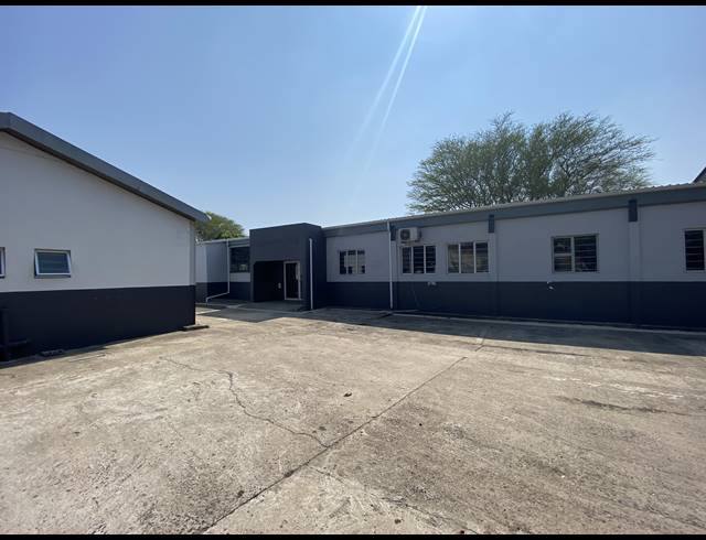 919M² WAREHOUSE TO LET IN NEW GERMANY